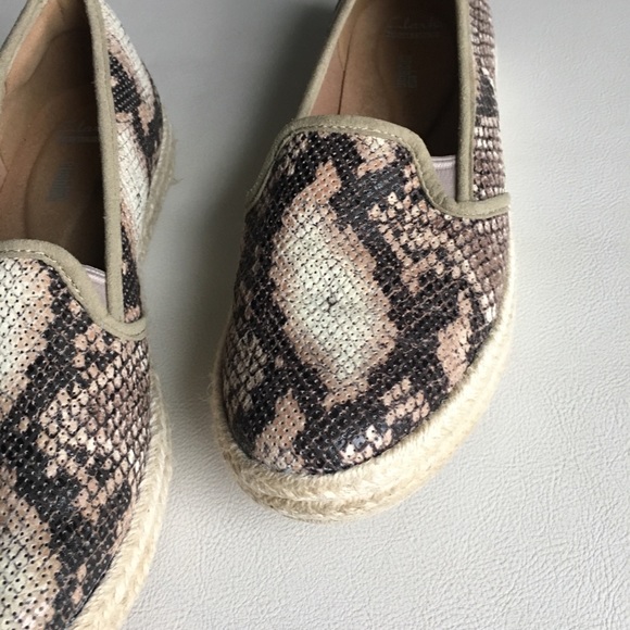 clarks snakeskin flats
